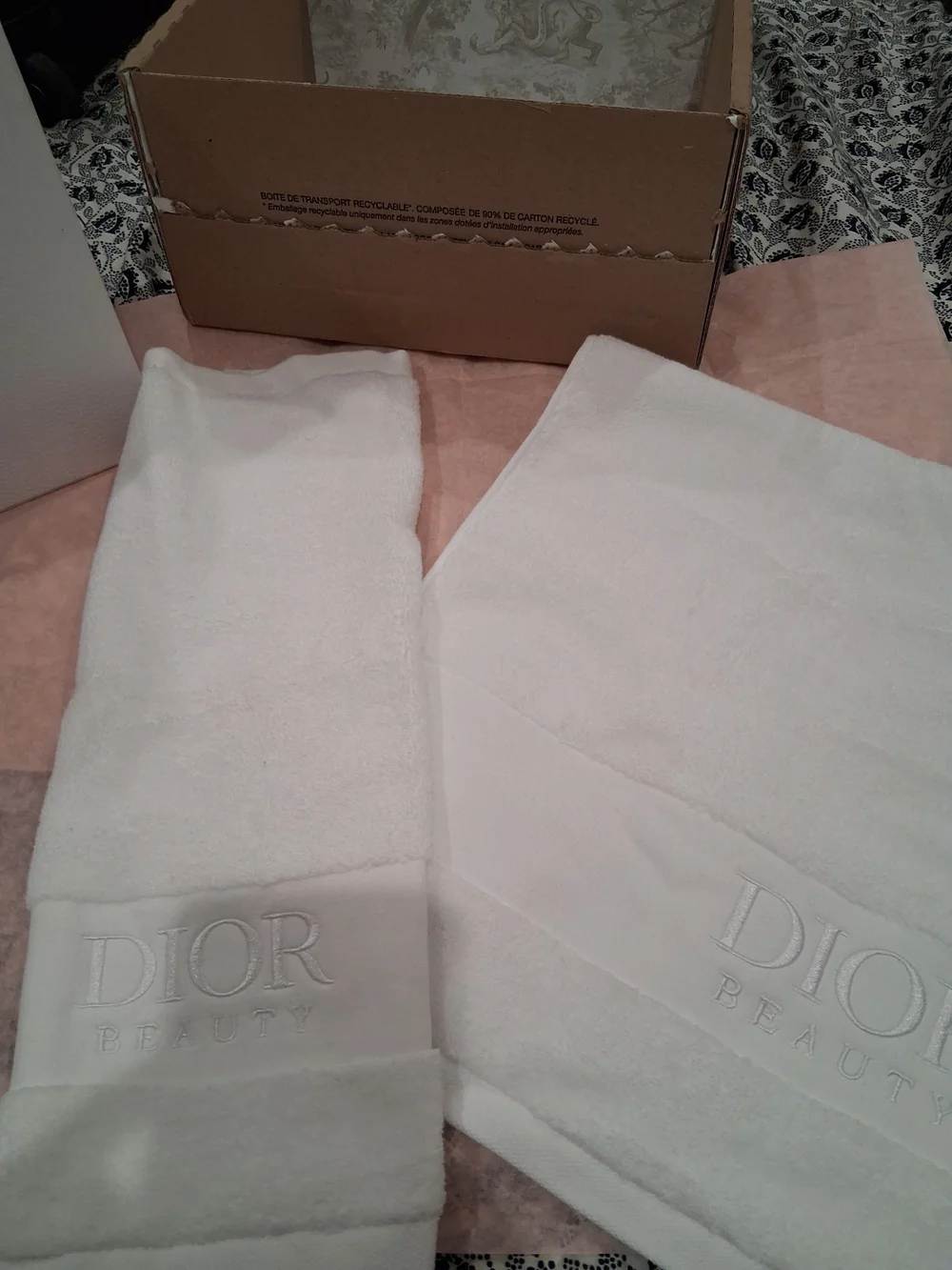 Dior GWP Beauty White Embroidered Towel Set.New